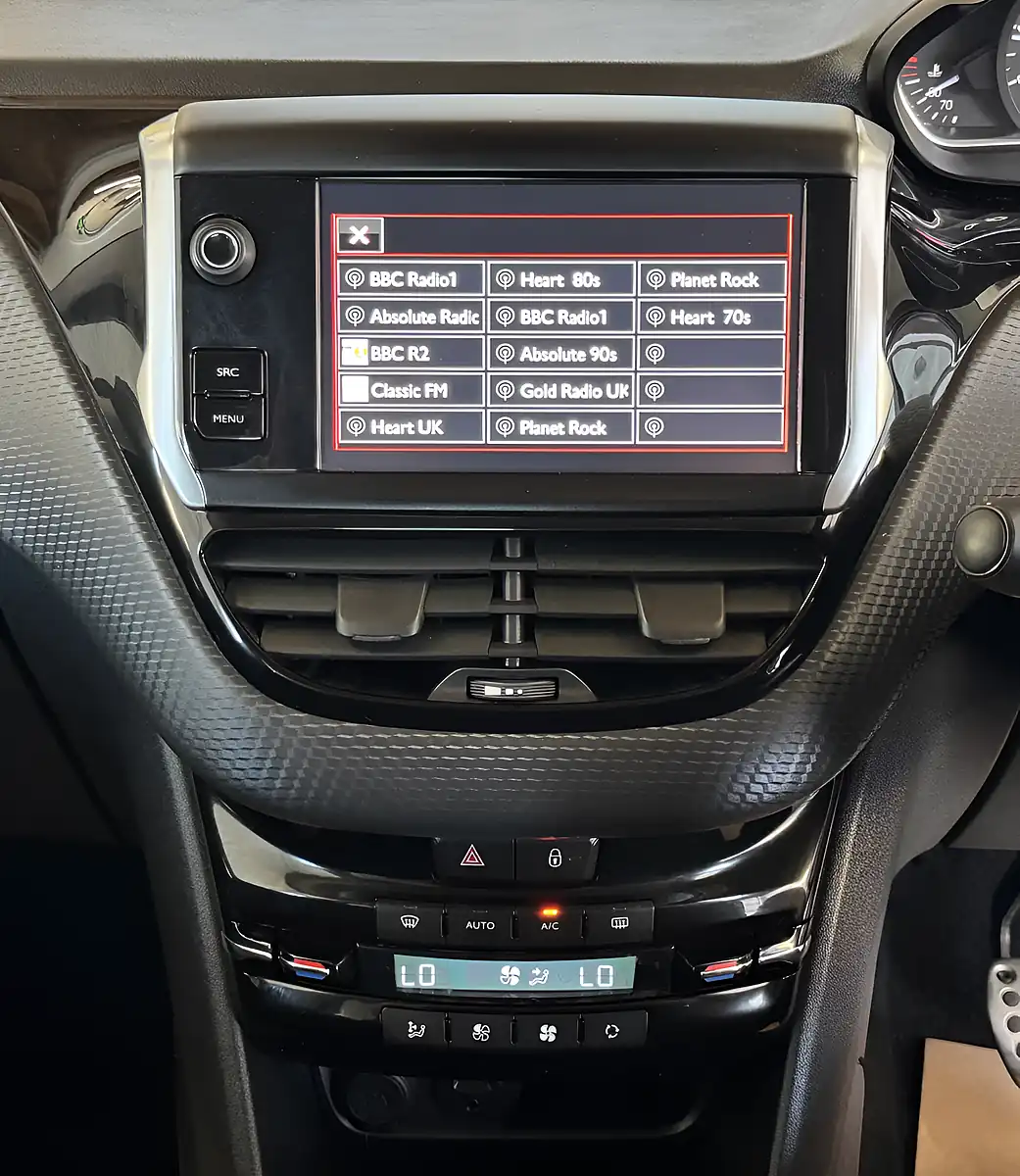 Used 2015 Peugeot 208 GT Line Silver - Interior and Exterior details 15
