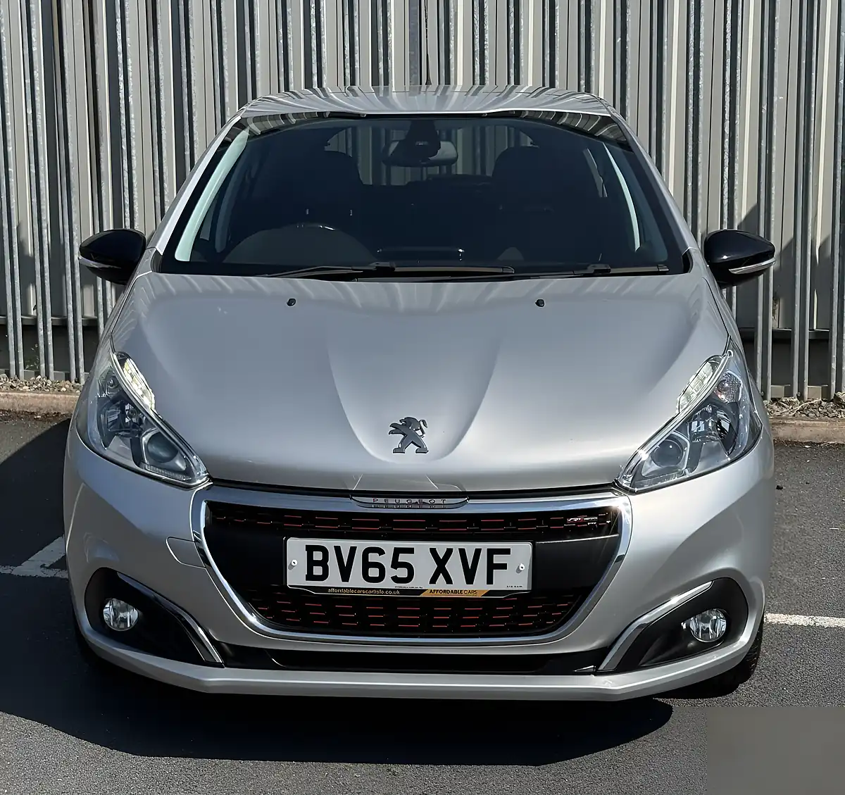 Used 2015 Peugeot 208 GT Line Silver - Interior and Exterior details 3