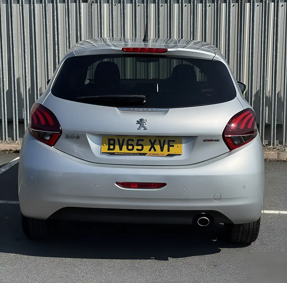 Used 2015 Peugeot 208 GT Line Silver - Interior and Exterior details 6