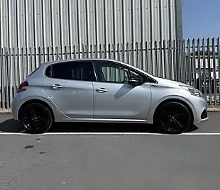 Used 2015 Peugeot 208 GT Line Silver - Interior and Exterior details 7