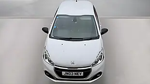 Used 2015 Peugeot 208 GT Line White - Interior and Exterior details 3
