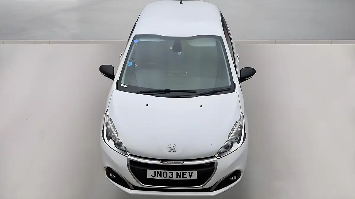 Used 2015 Peugeot 208 GT Line White - Interior and Exterior details 3