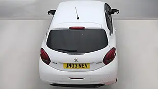 Used 2015 Peugeot 208 GT Line White - Interior and Exterior details 7