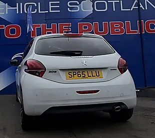 Used 2015 Peugeot 208 GT Line White - Interior and Exterior details 12