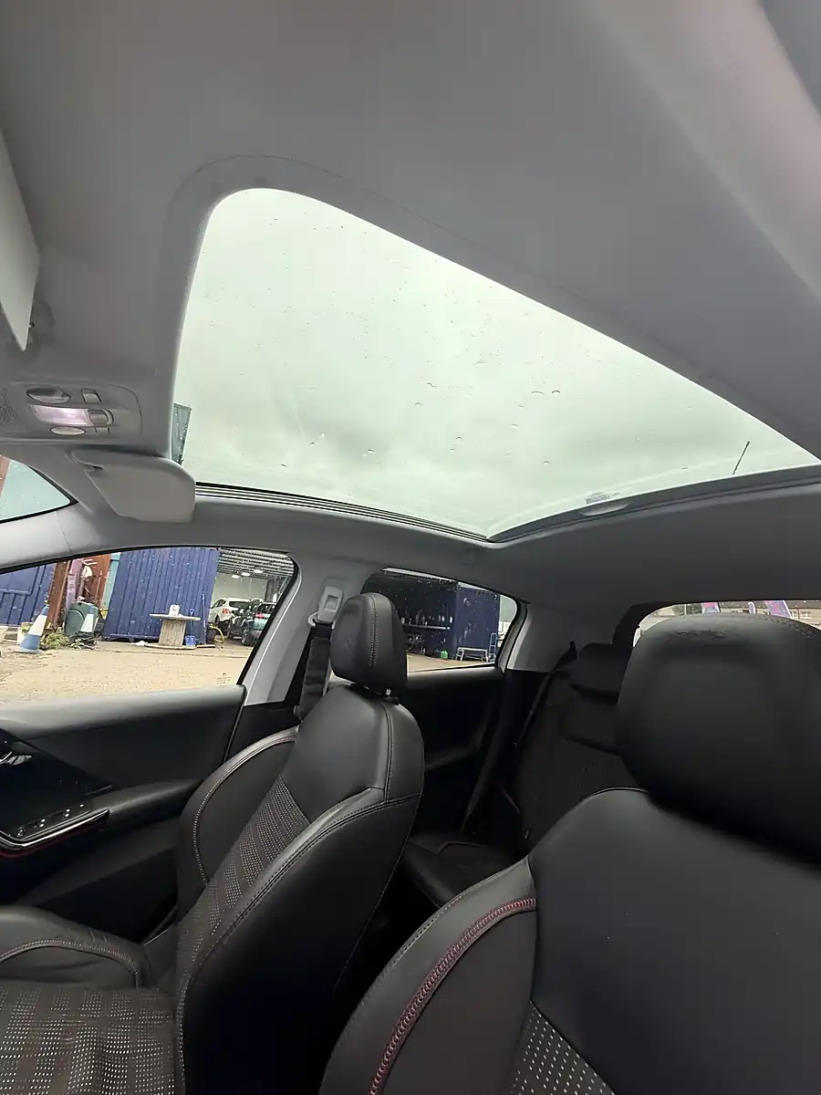 Used 2015 Peugeot 208 GT Line White - Interior and Exterior details 15