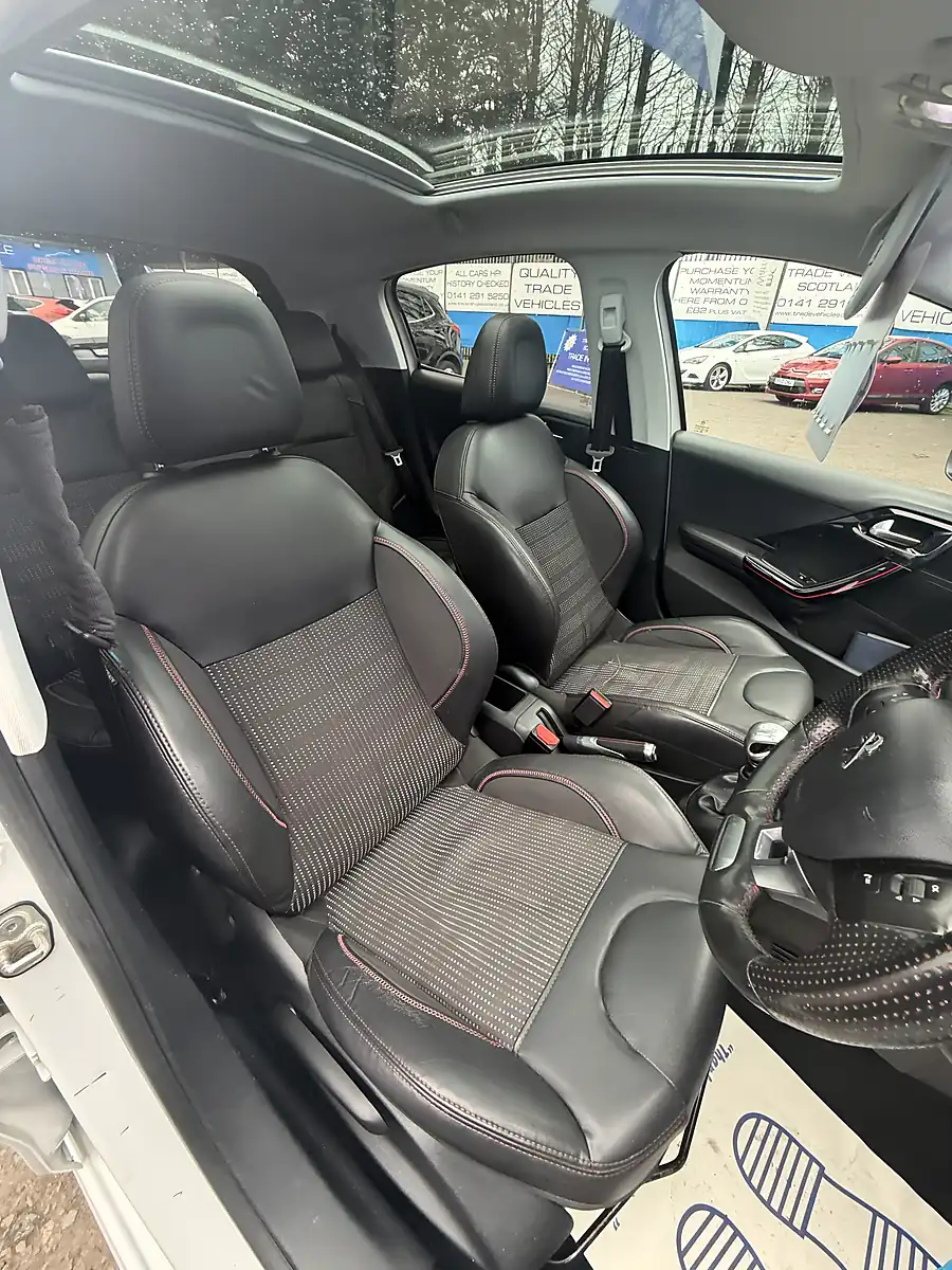 Used 2015 Peugeot 208 GT Line White - Interior and Exterior details 16