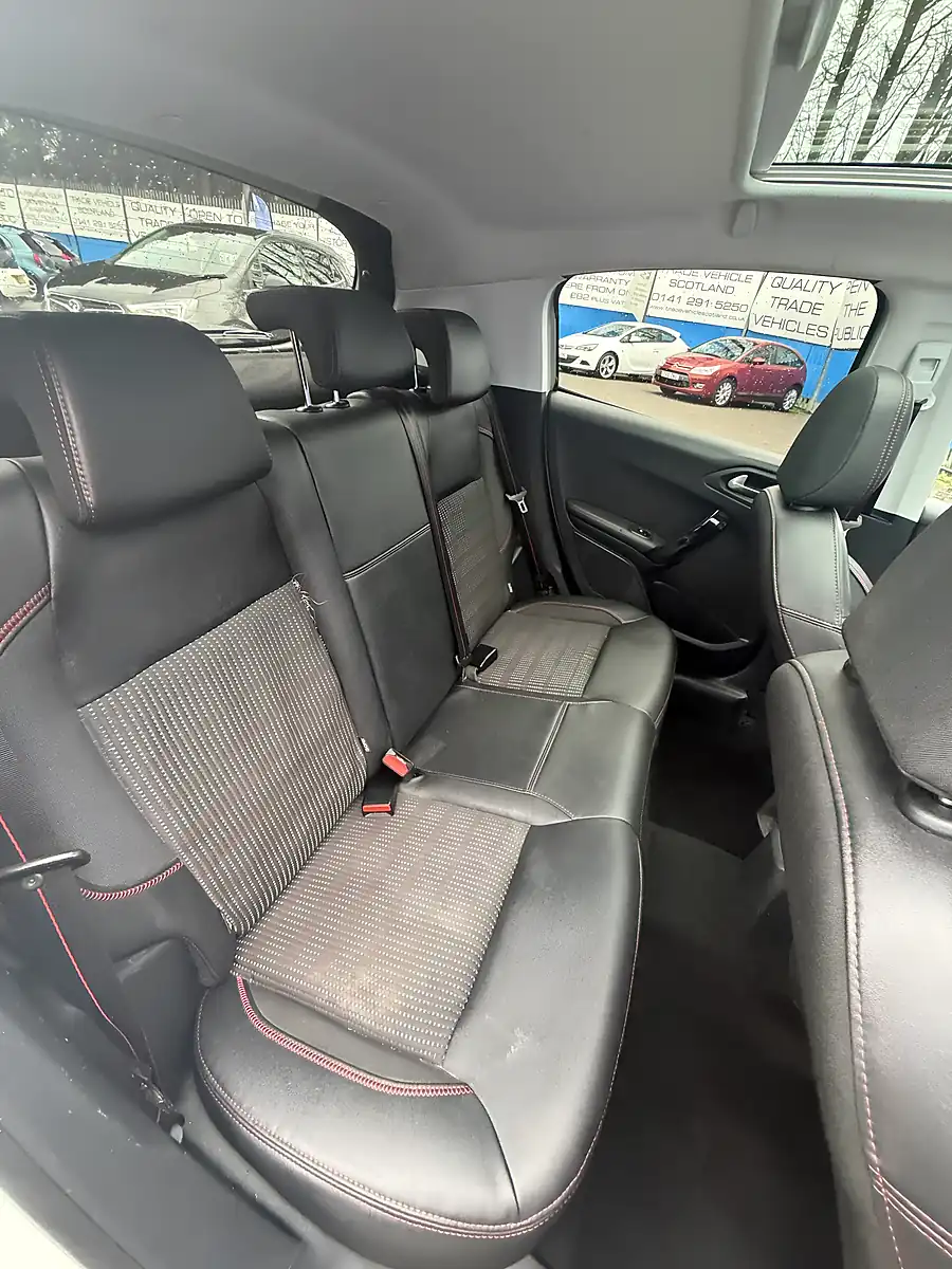 Used 2015 Peugeot 208 GT Line White - Interior and Exterior details 20