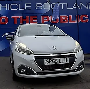Used 2015 Peugeot 208 GT Line White - Interior and Exterior details 4