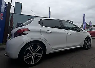 Used 2015 Peugeot 208 GT Line White - Interior and Exterior details 9