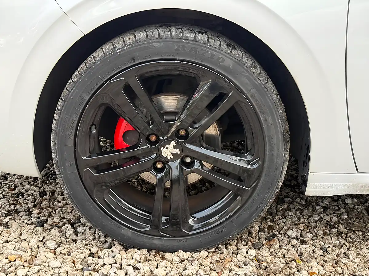Used 2015 Peugeot 208 GT Line White - Interior and Exterior details 13