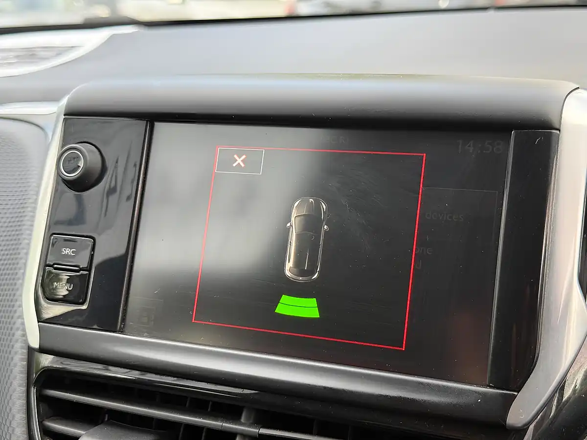 Used 2015 Peugeot 208 GT Line White - Interior and Exterior details 14