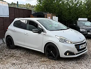 Used 2015 Peugeot 208 GT Line White - Interior and Exterior details 4