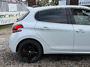 Used 2015 Peugeot 208 GT Line White - Interior and Exterior details 8