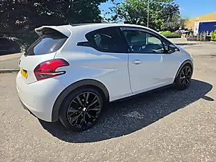 Used 2015 Peugeot 208 GTI 30th White - Interior and Exterior details 18