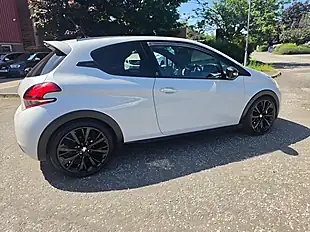 Used 2015 Peugeot 208 GTI 30th White - Interior and Exterior details 19
