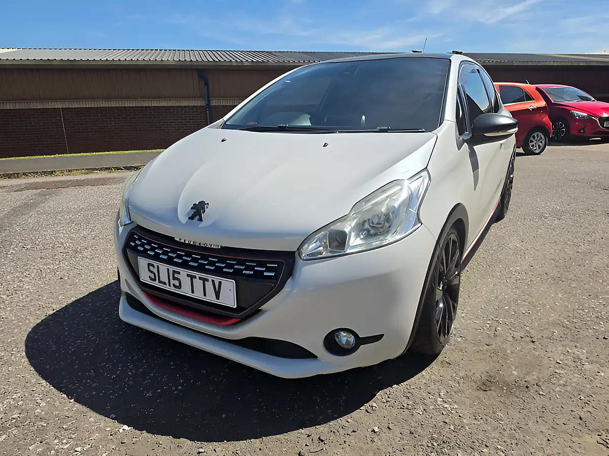 Used 2015 Peugeot 208 GTI 30th White - Interior and Exterior details 4