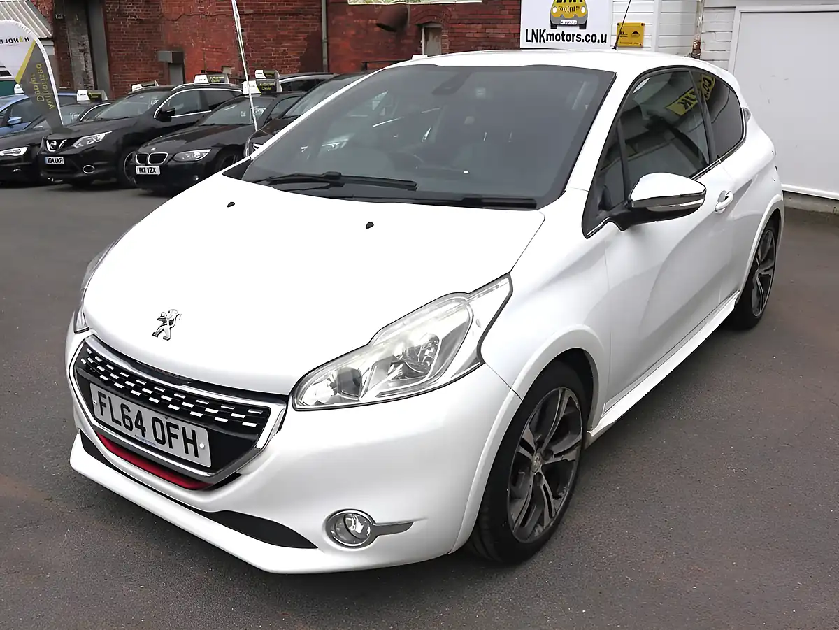 Used 2015 Peugeot 208 GTI White - Interior and Exterior details 11