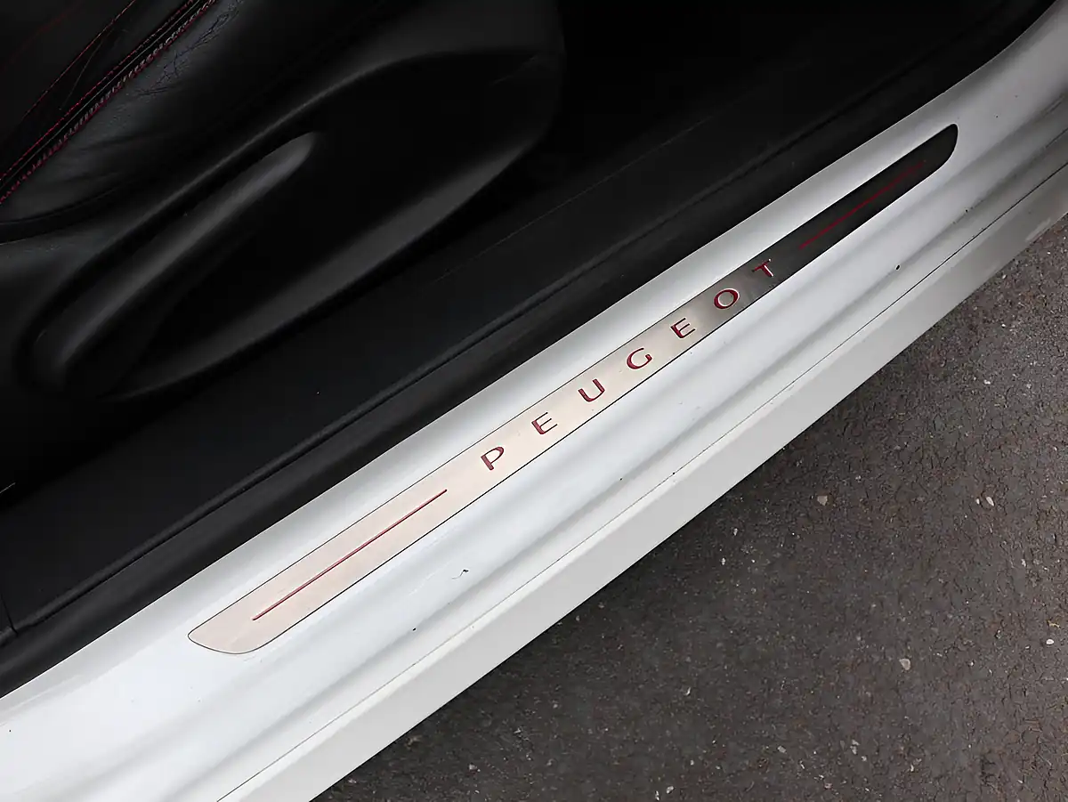 Used 2015 Peugeot 208 GTI White - Interior and Exterior details 18