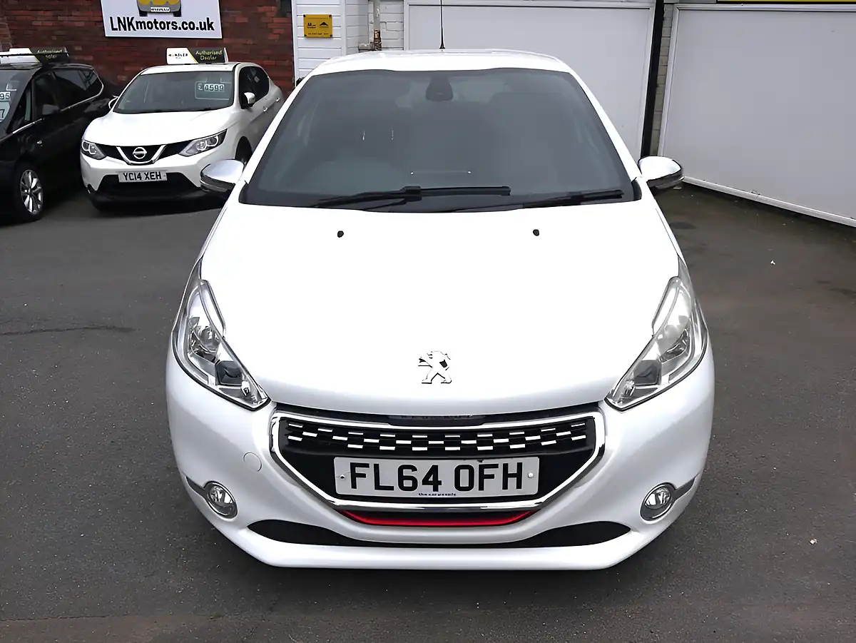 Used 2015 Peugeot 208 GTI White - Interior and Exterior details 4