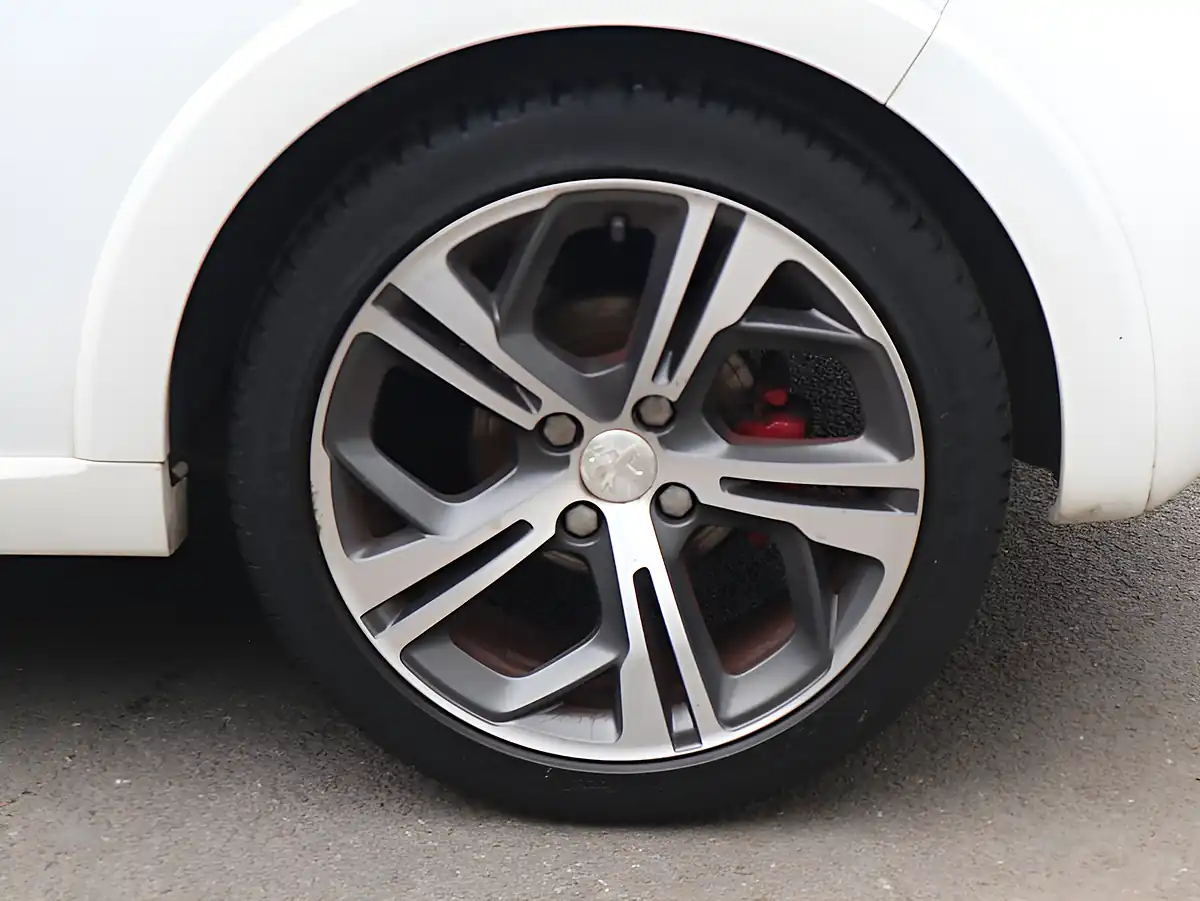 Used 2015 Peugeot 208 GTI White - Interior and Exterior details 8