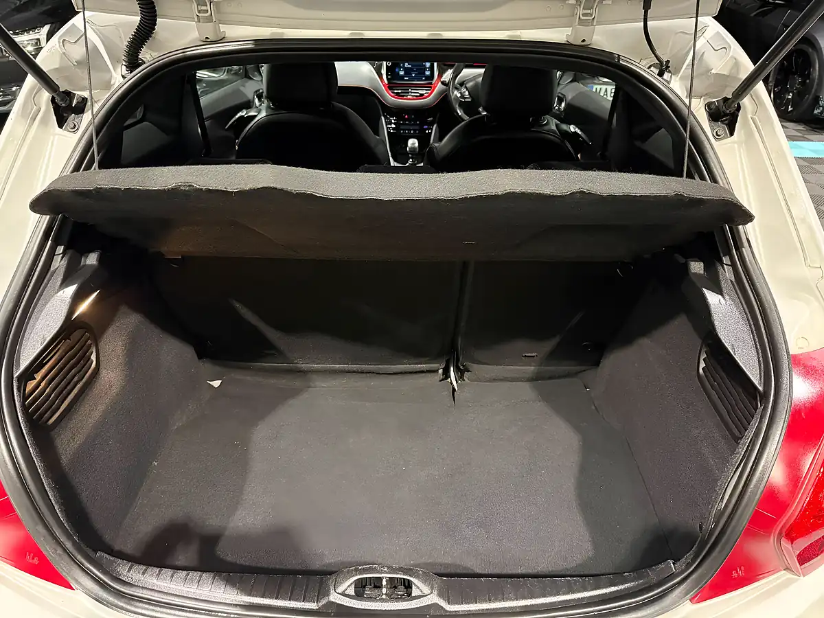 Used 2015 Peugeot 208 GTI White - Interior and Exterior details 13