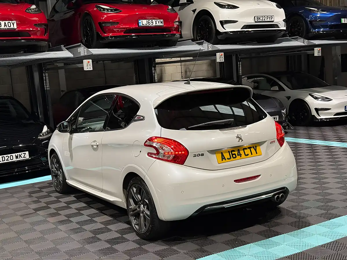 Used 2015 Peugeot 208 GTI White - Interior and Exterior details 5