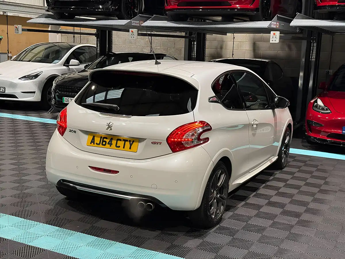Used 2015 Peugeot 208 GTI White - Interior and Exterior details 7
