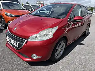 Used 2015 Peugeot 208 Red - Interior and Exterior details 3