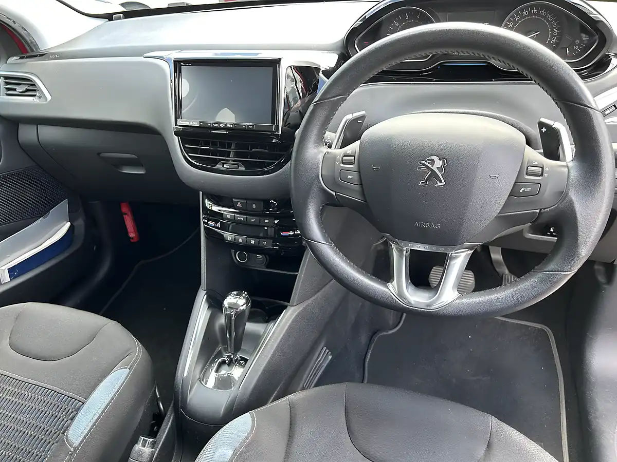 Used 2015 Peugeot 208 Red - Interior and Exterior details 9