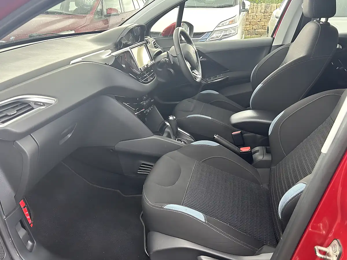 Used 2015 Peugeot 208 Red - Interior and Exterior details 13