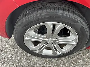 Used 2015 Peugeot 208 Red - Interior and Exterior details 17