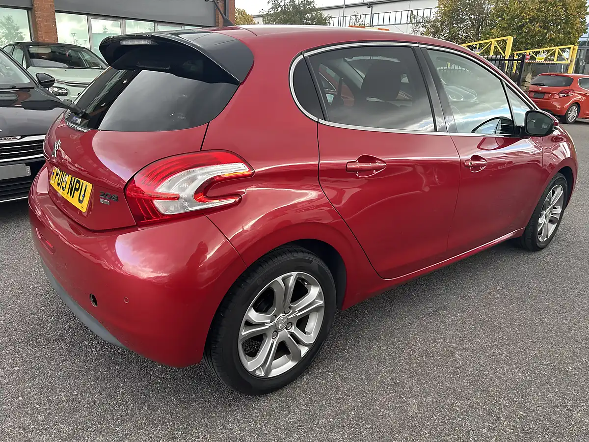 Used 2015 Peugeot 208 Red - Interior and Exterior details 6
