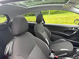 Used 2015 Peugeot 208 Style Blue - Interior and Exterior details 15
