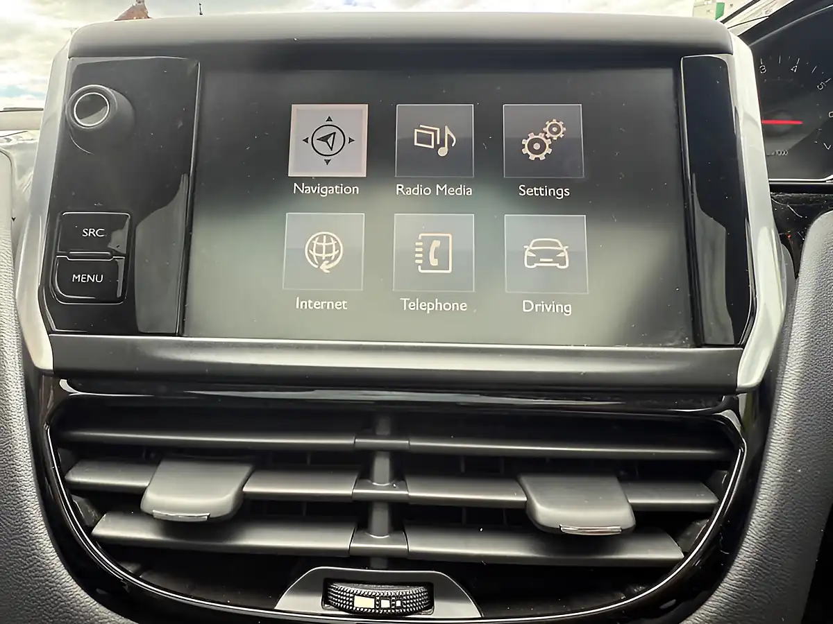 Used 2015 Peugeot 208 Style Blue - Interior and Exterior details 18