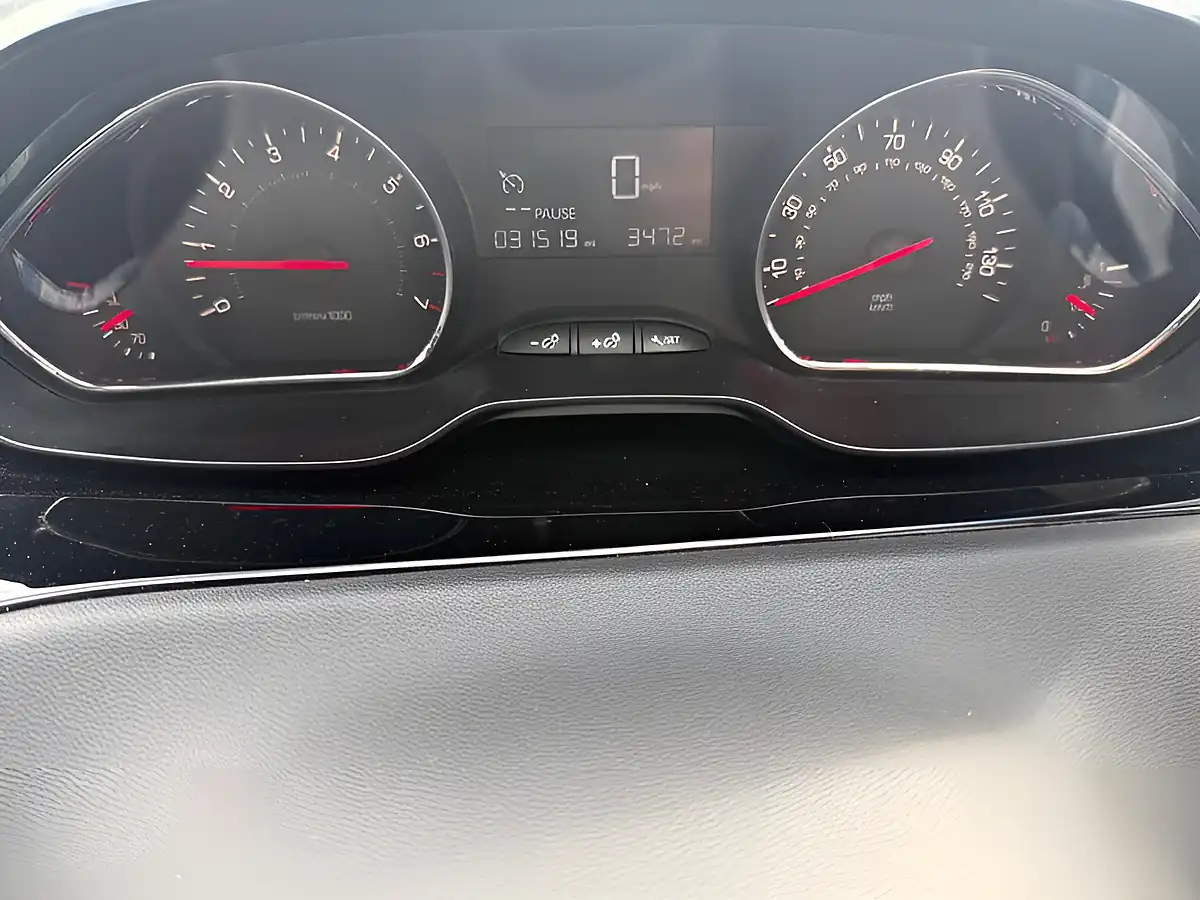 Used 2015 Peugeot 208 Style Blue - Interior and Exterior details 20