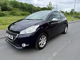 Used 2015 Peugeot 208 Style Blue - Interior and Exterior details 6