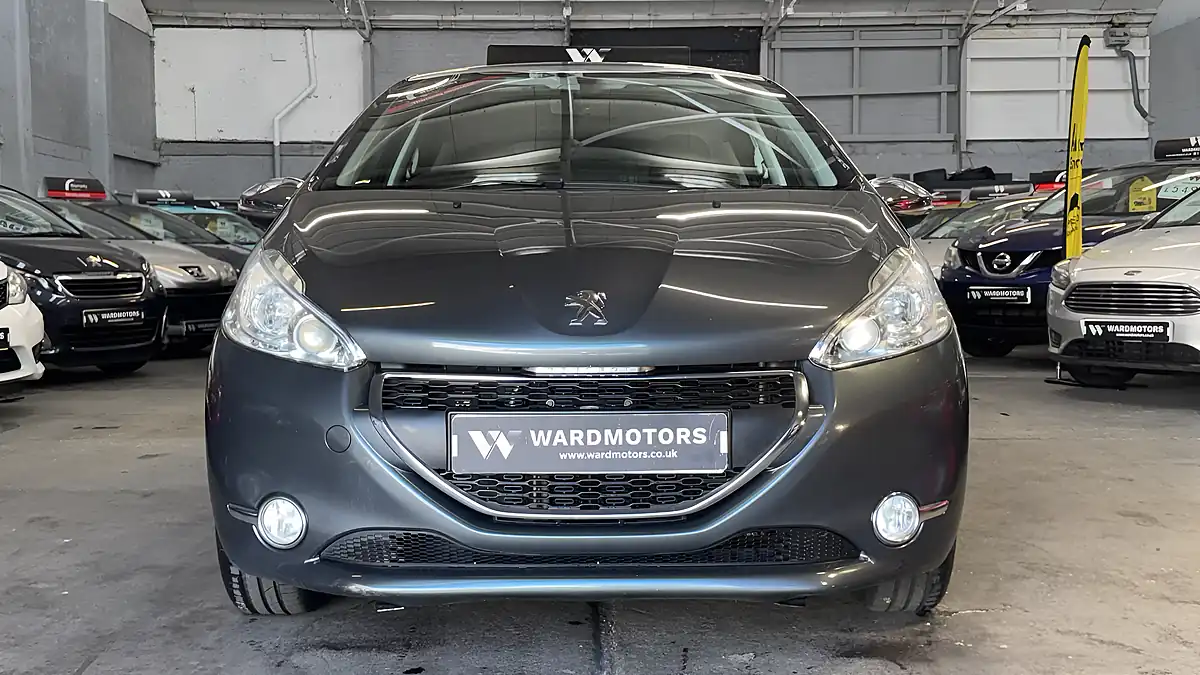 Used 2015 Peugeot 208 Style Grey - Interior and Exterior details 3
