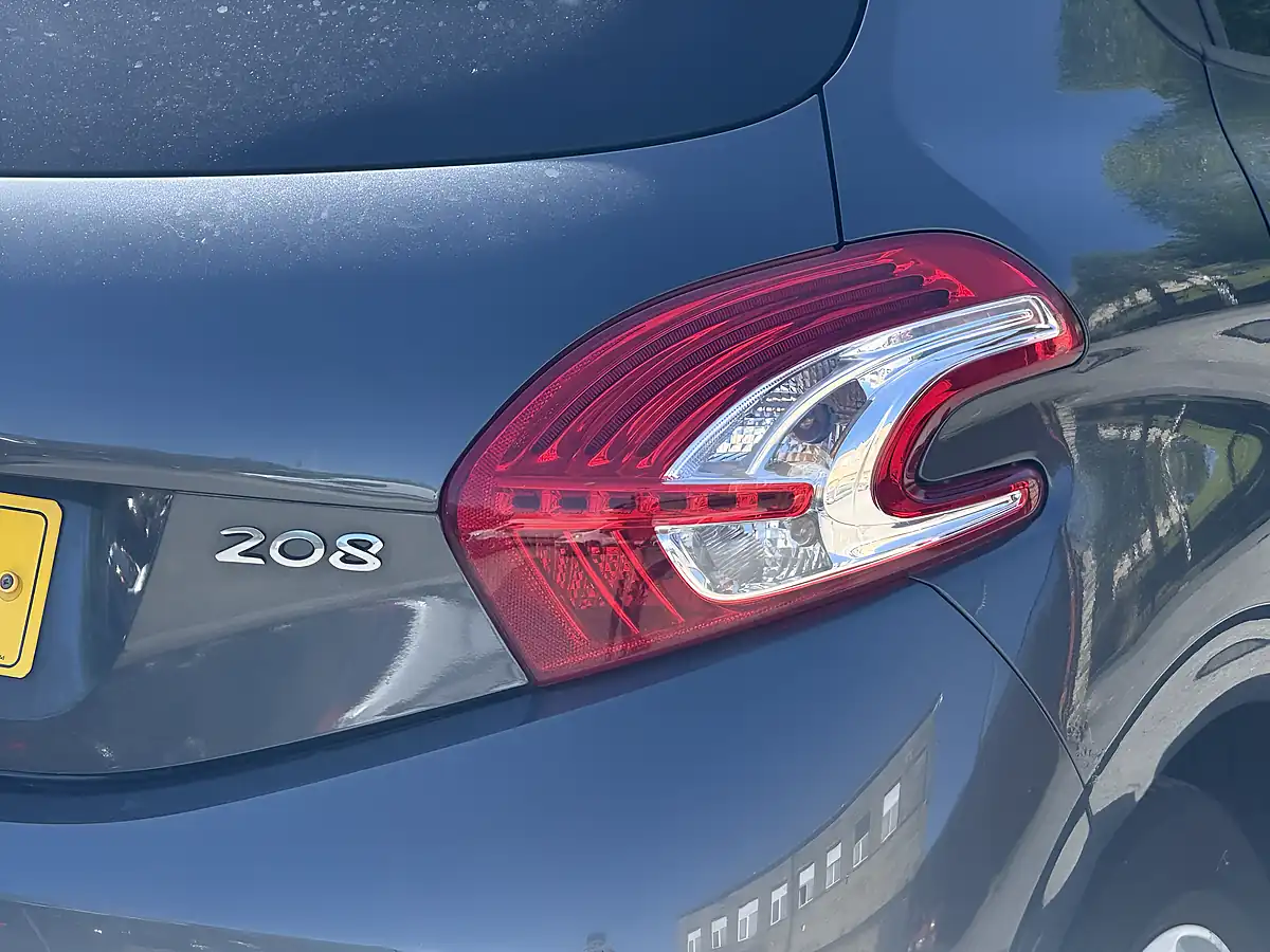 Used 2015 Peugeot 208 Style Grey - Interior and Exterior details 12