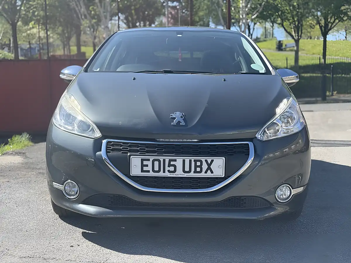 Used 2015 Peugeot 208 Style Grey - Interior and Exterior details 5