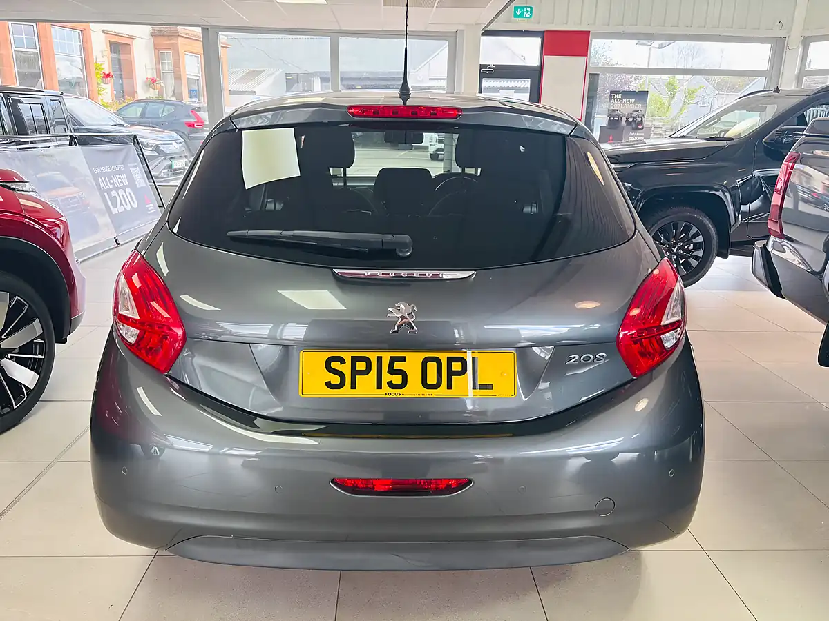 Used 2015 Peugeot 208 Style Grey - Interior and Exterior details 3