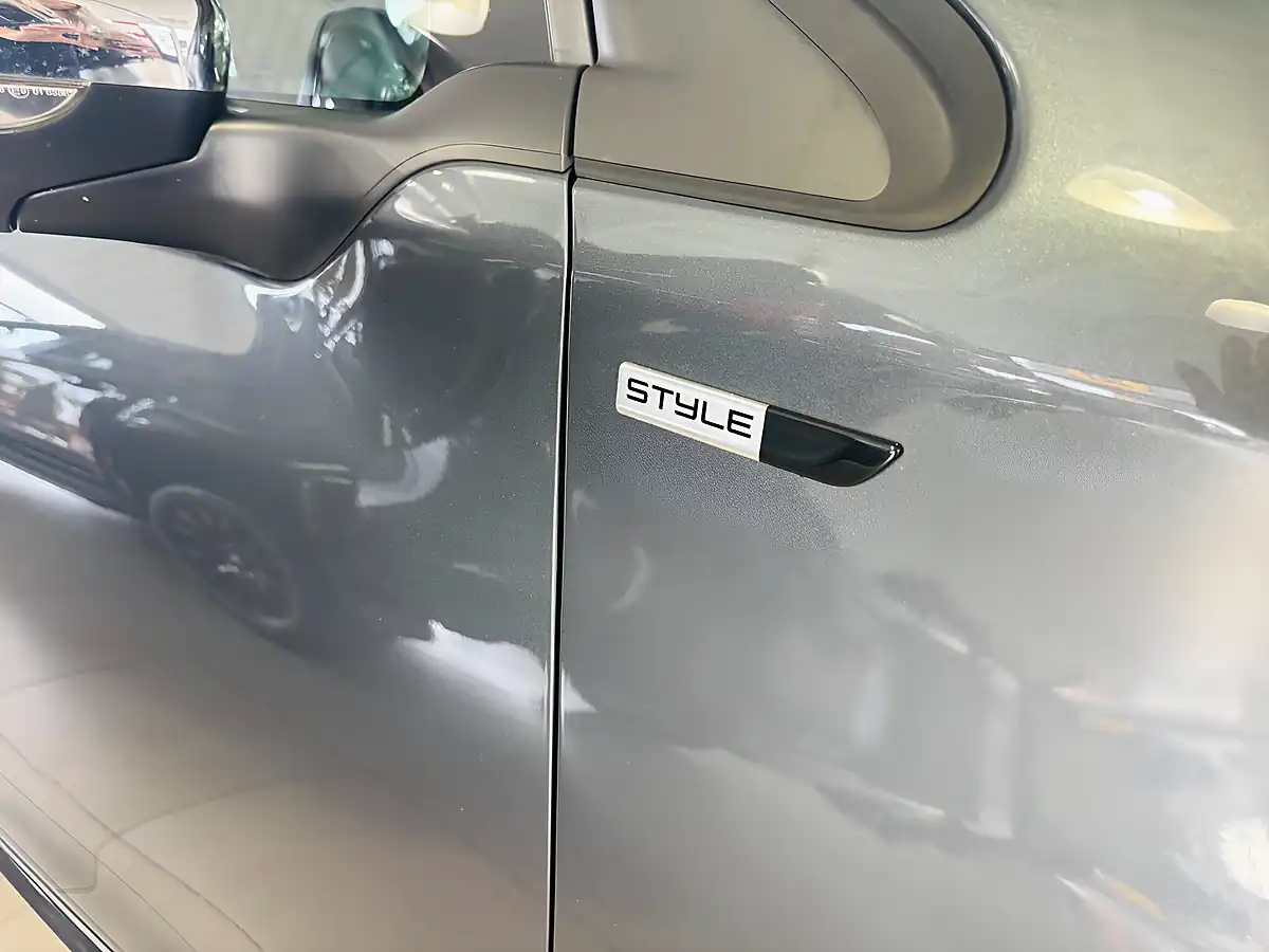Used 2015 Peugeot 208 Style Grey - Interior and Exterior details 7