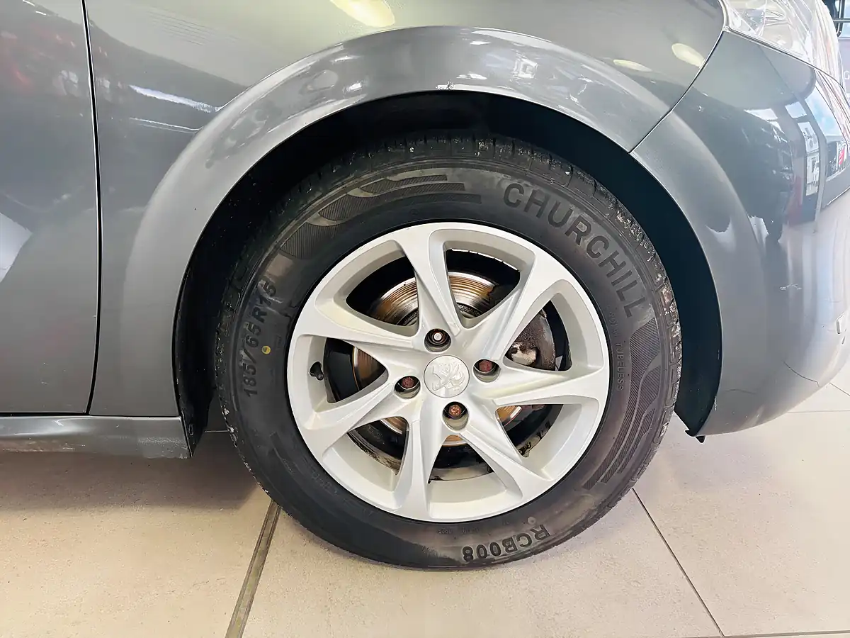 Used 2015 Peugeot 208 Style Grey - Interior and Exterior details 8