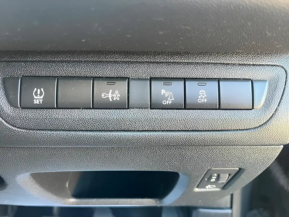 Used 2015 Peugeot 208 Style Hurricane Grey - Interior and Exterior details 12