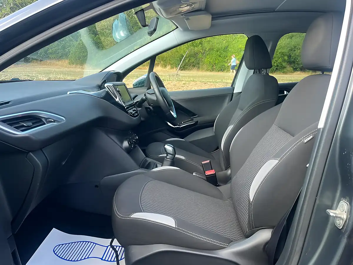 Used 2015 Peugeot 208 Style Hurricane Grey - Interior and Exterior details 6