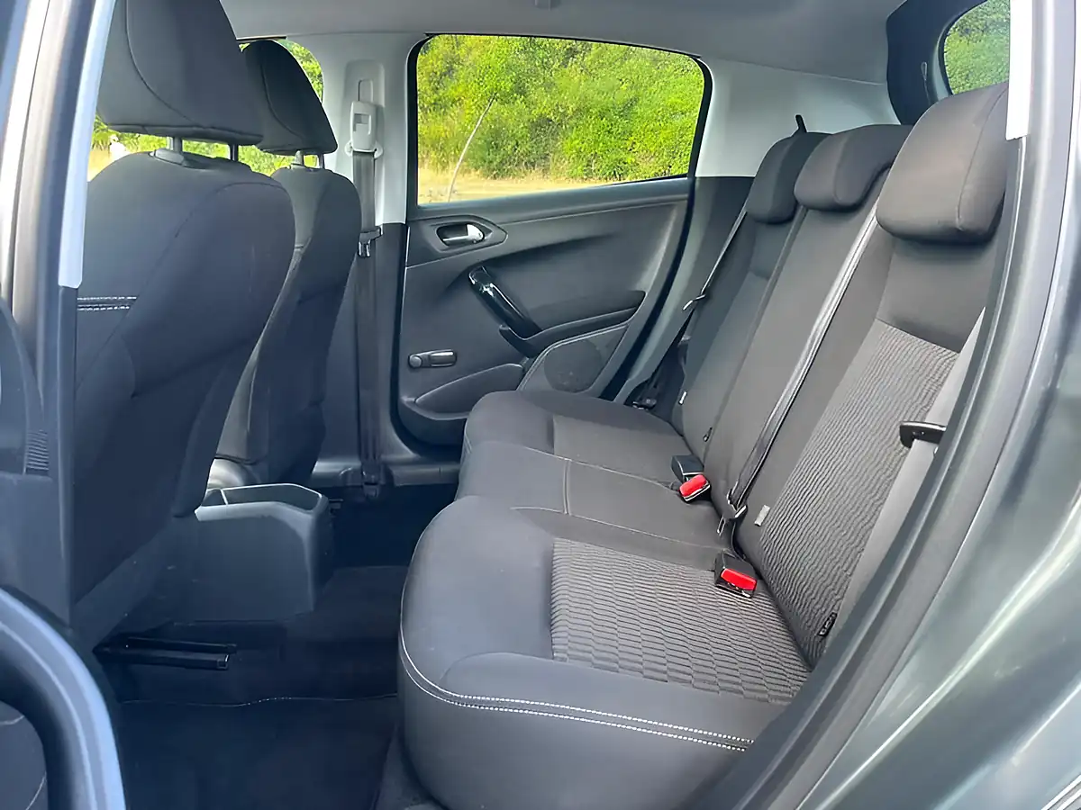 Used 2015 Peugeot 208 Style Hurricane Grey - Interior and Exterior details 7