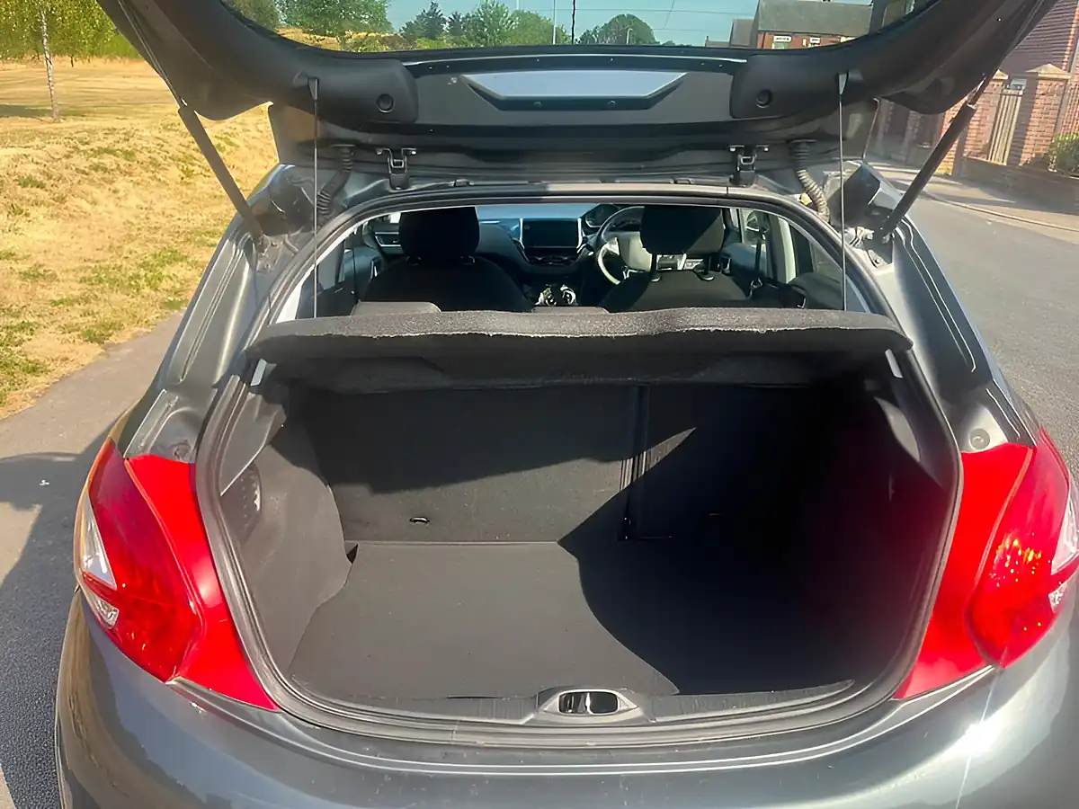 Used 2015 Peugeot 208 Style Hurricane Grey - Interior and Exterior details 8