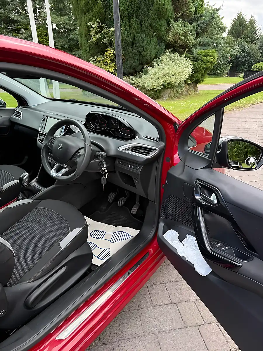 Used 2015 Peugeot 208 Style Red - Interior and Exterior details 14