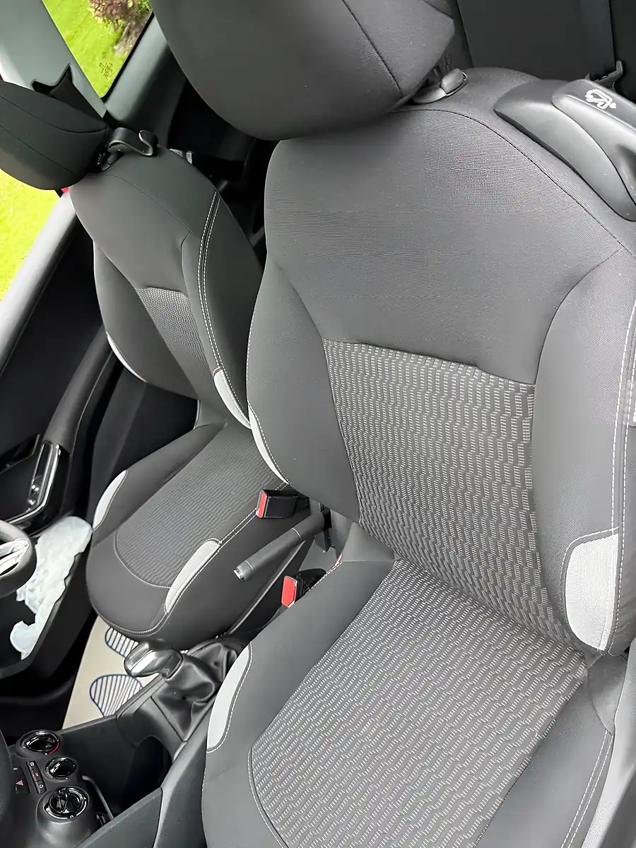 Used 2015 Peugeot 208 Style Red - Interior and Exterior details 16