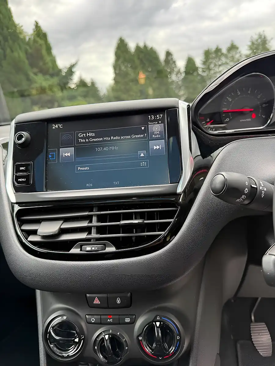 Used 2015 Peugeot 208 Style Red - Interior and Exterior details 18