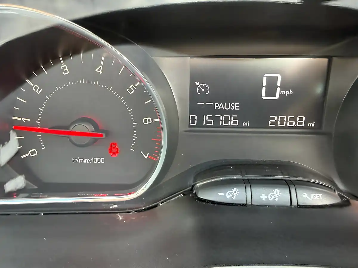 Used 2015 Peugeot 208 Style Red - Interior and Exterior details 20